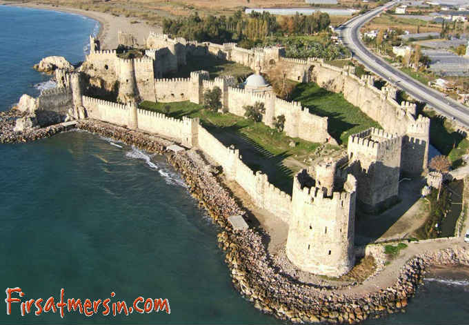 Mamure Kalesi Mersin